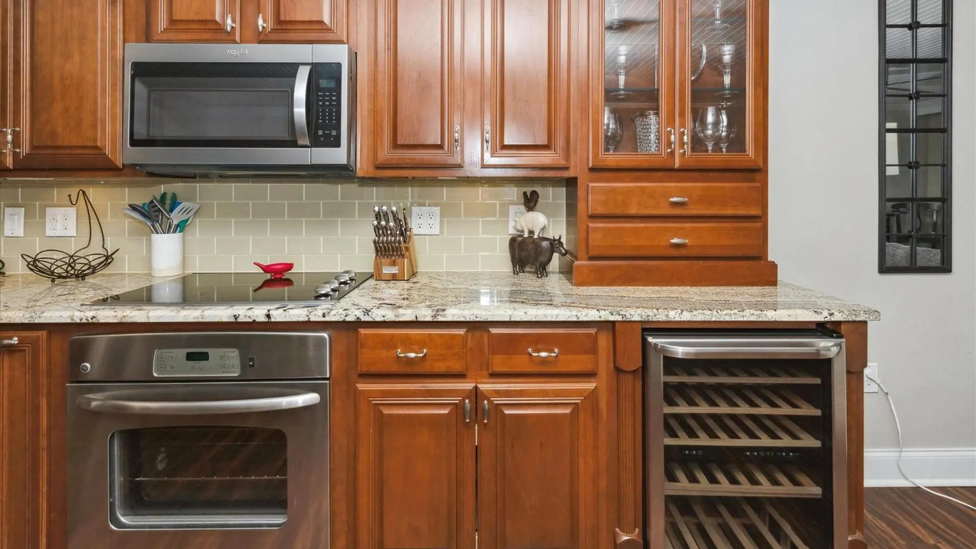 Apartment Dolphin Point 305B- By Holiday Isle Properties Destin