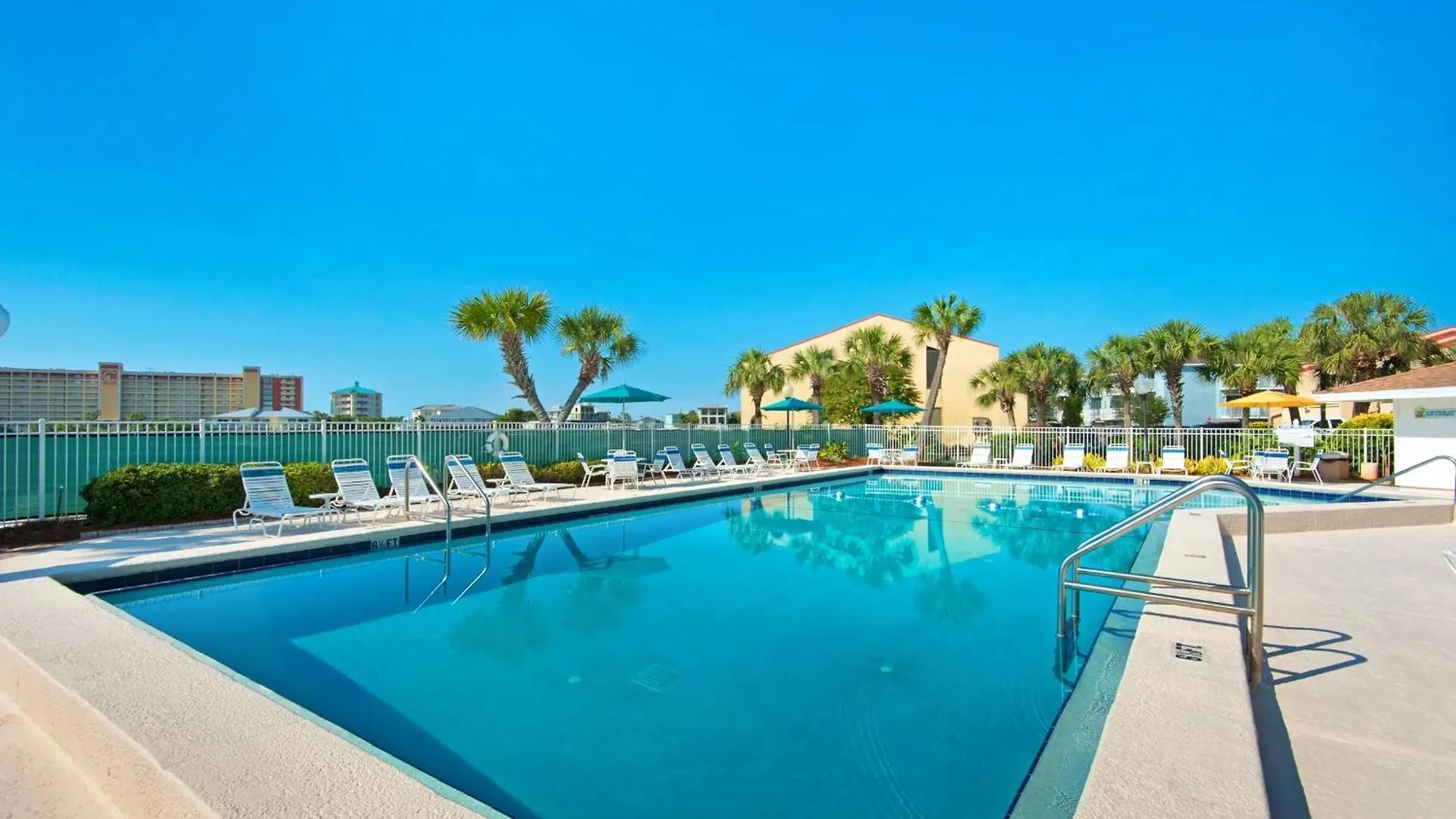 Dolphin Point 305B- By Holiday Isle Properties Destin 0*,