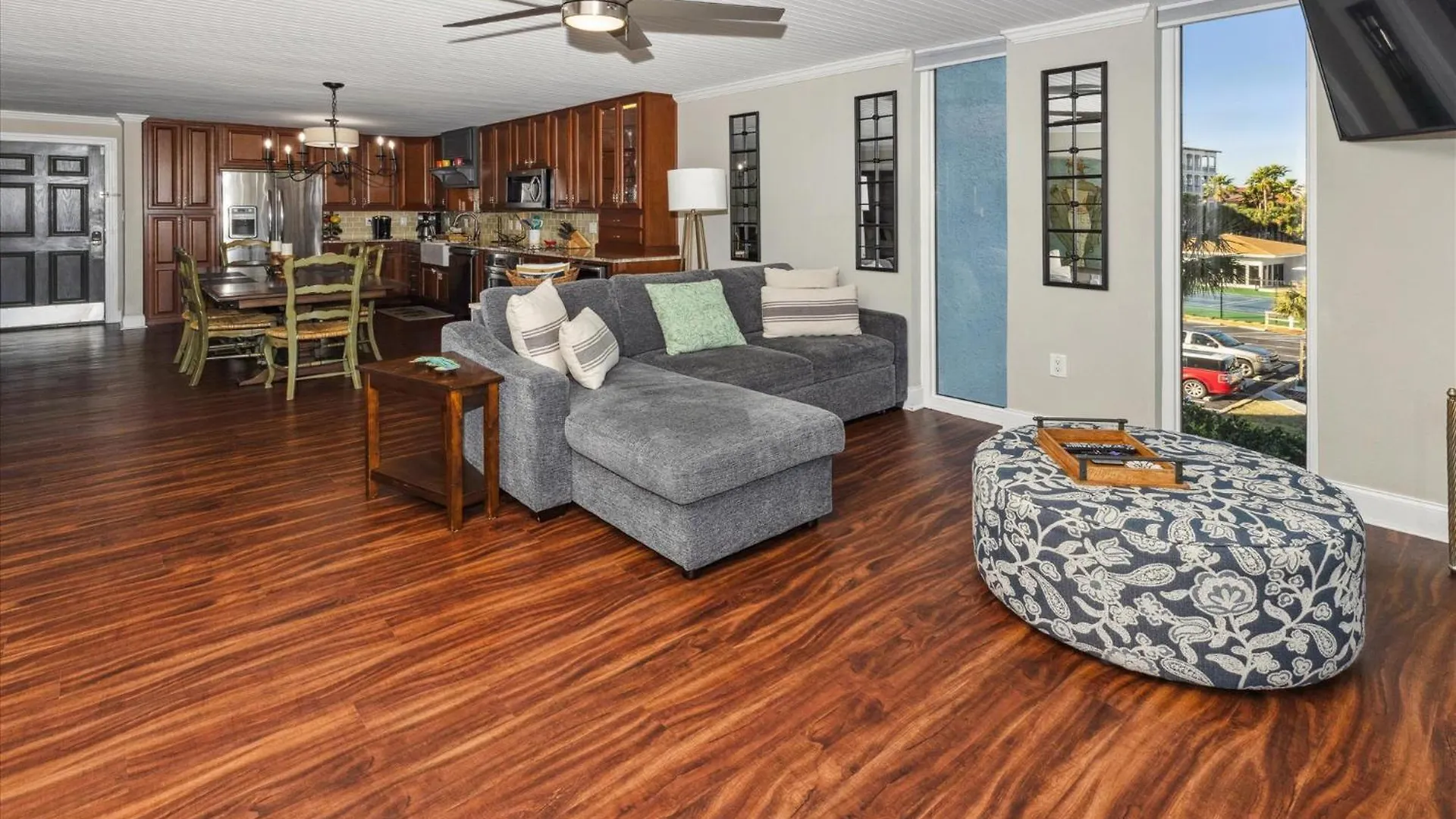 Dolphin Point 305B- By Holiday Isle Properties Destin