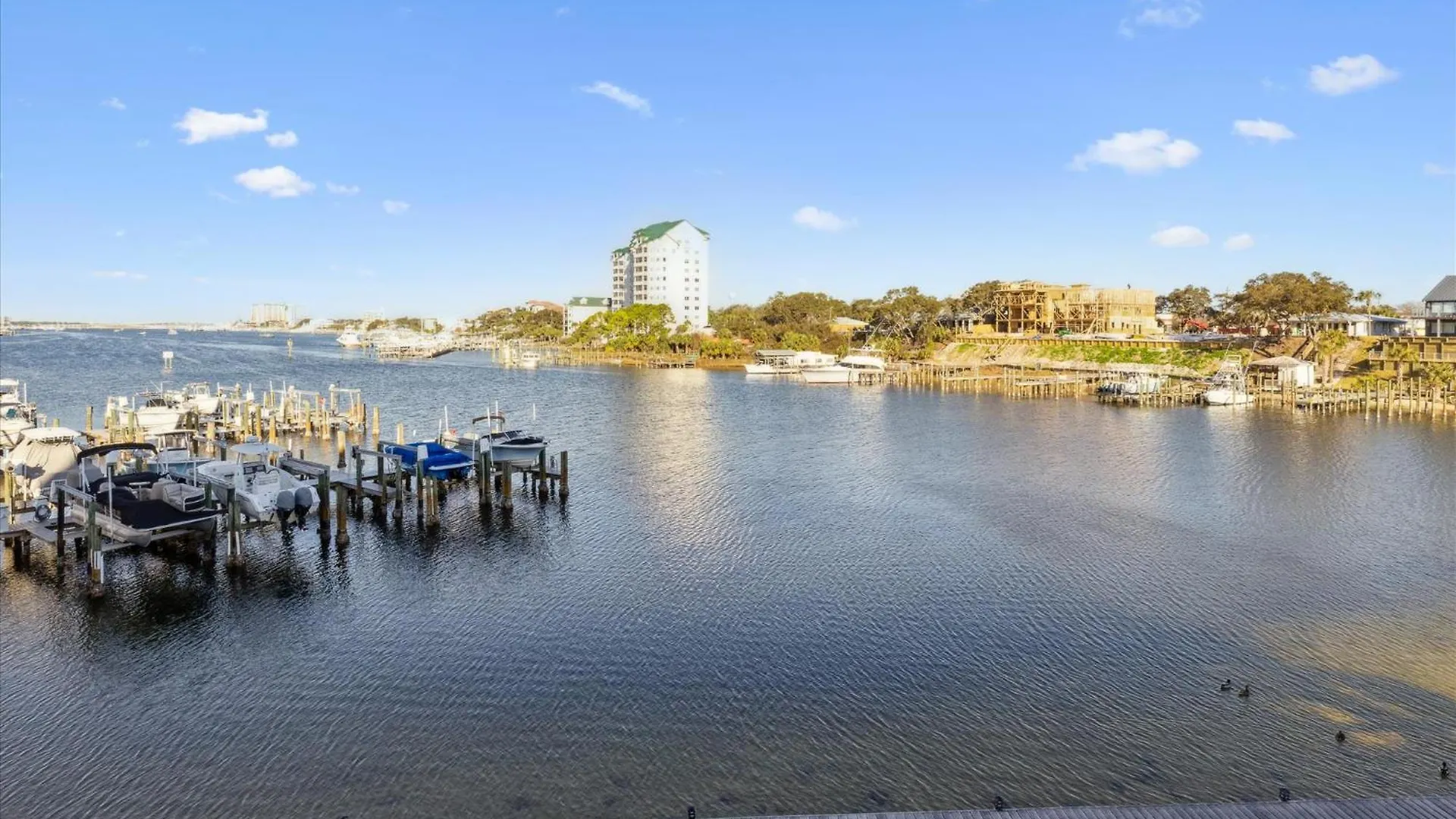 Dolphin Point 305B- By Holiday Isle Properties Destin Apartment