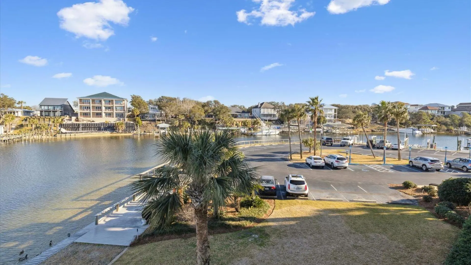 Apartment Dolphin Point 305B- By Holiday Isle Properties Destin