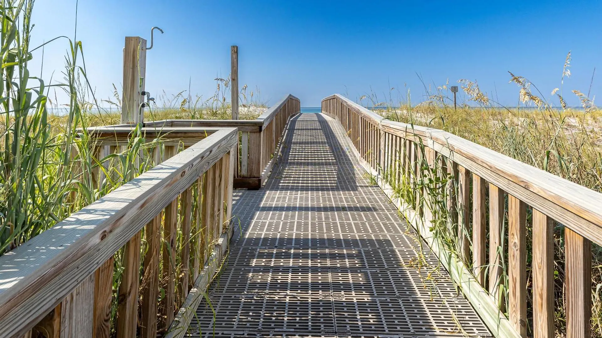 Apartment Dolphin Point 305B- By Holiday Isle Properties Destin