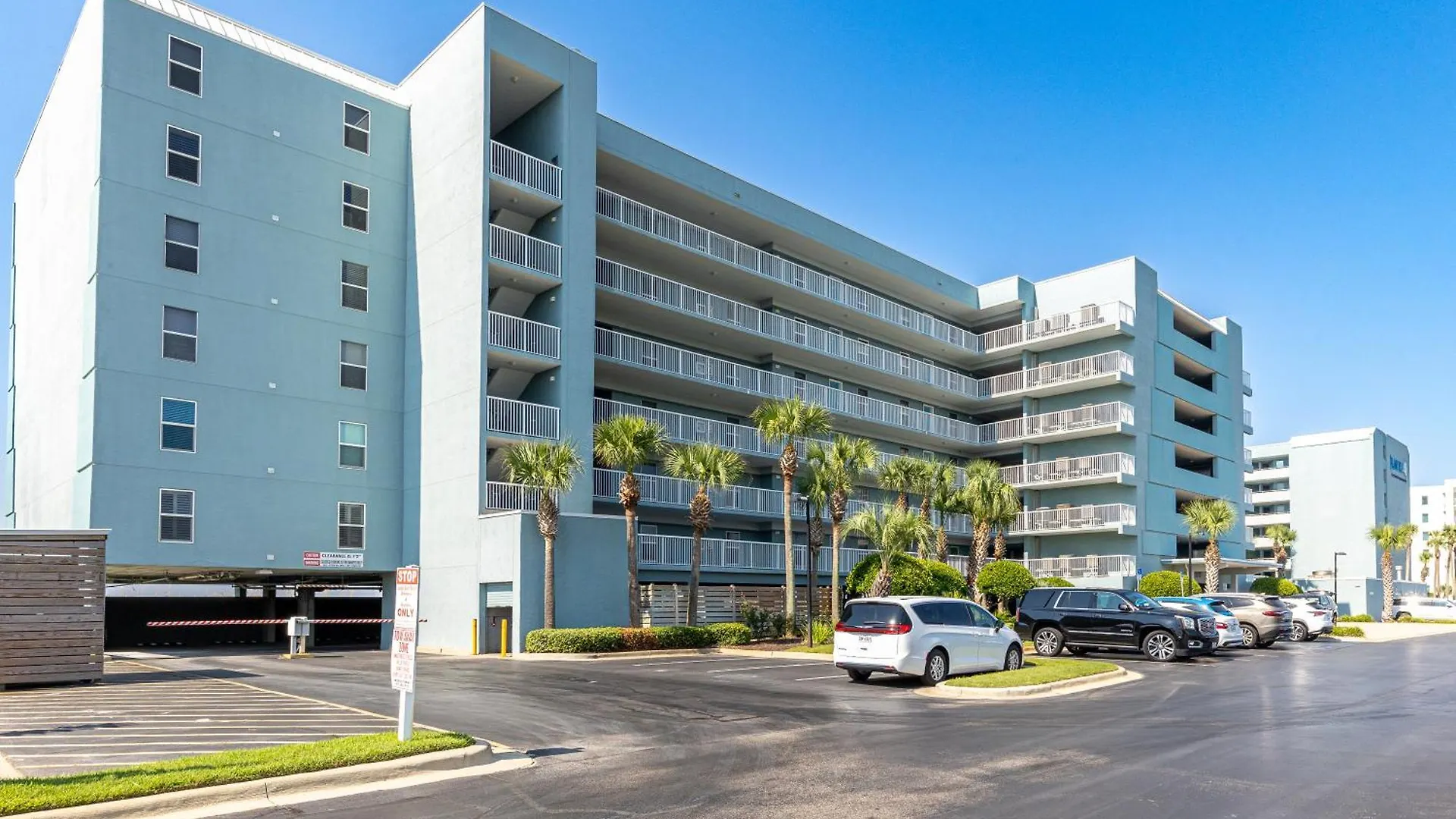 Dolphin Point 305B- By Holiday Isle Properties Destin Apartment