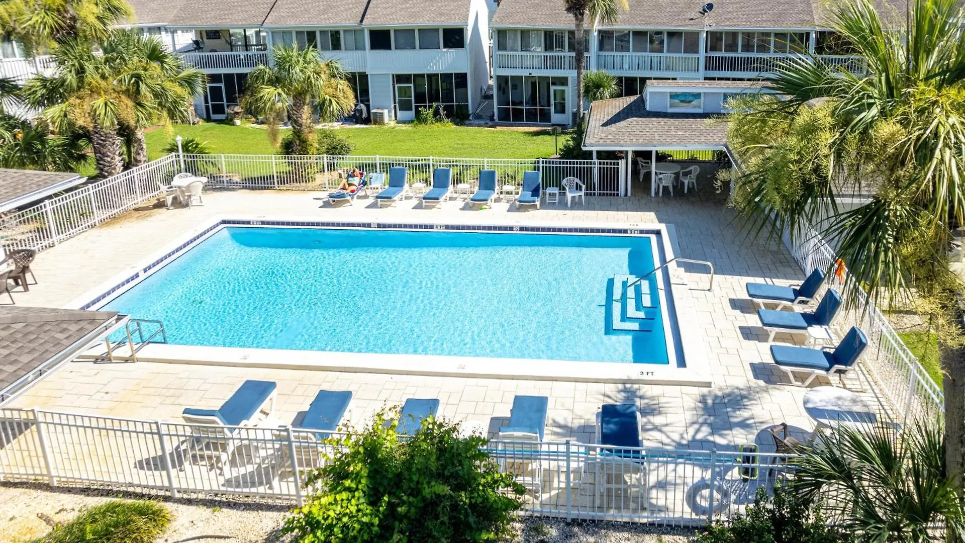 Dolphin Point 305B- By Holiday Isle Properties Destin